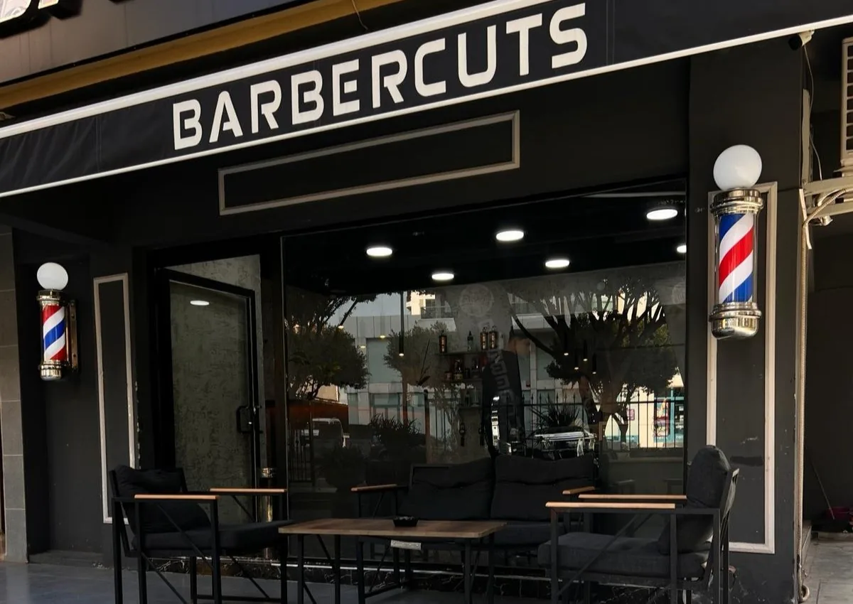 Barbercuts Antalya Konyaaltı Erkek Kuaförü Dükkan İçi Tasarımı ve Atmosferi