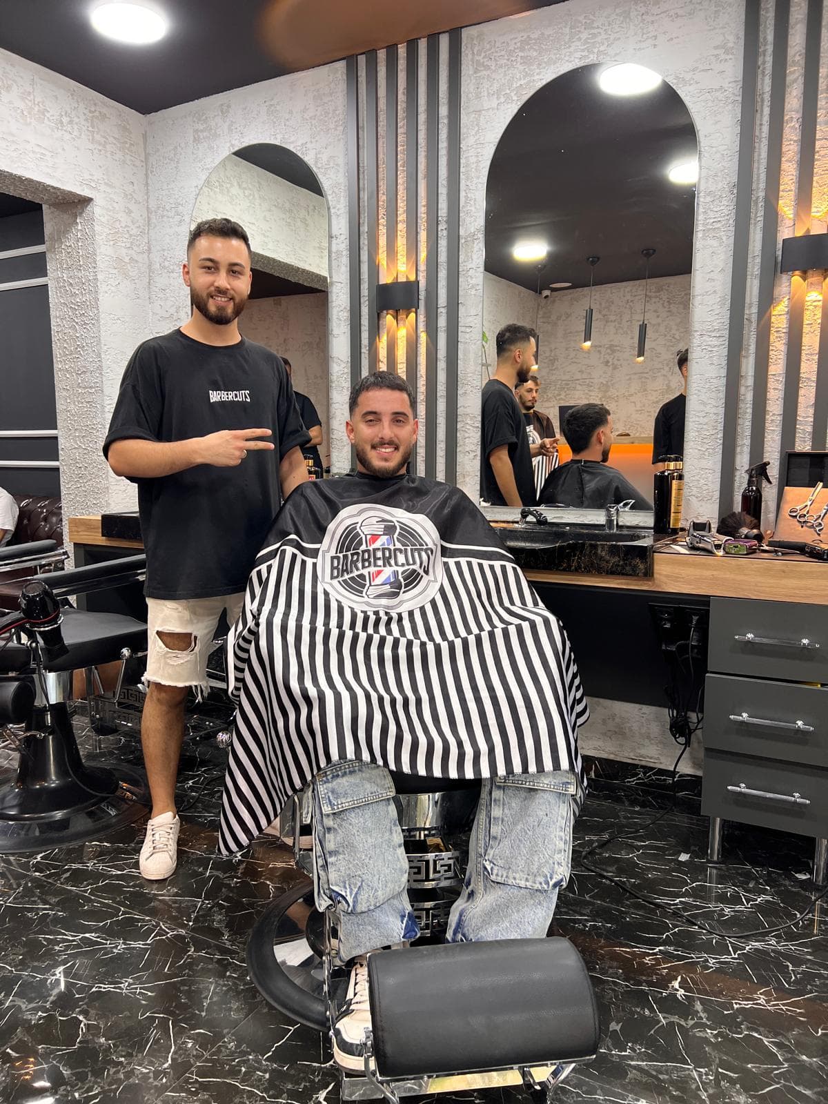 Barbercuts Antalya'da profesyonel sakal tıraşı ve bakımı